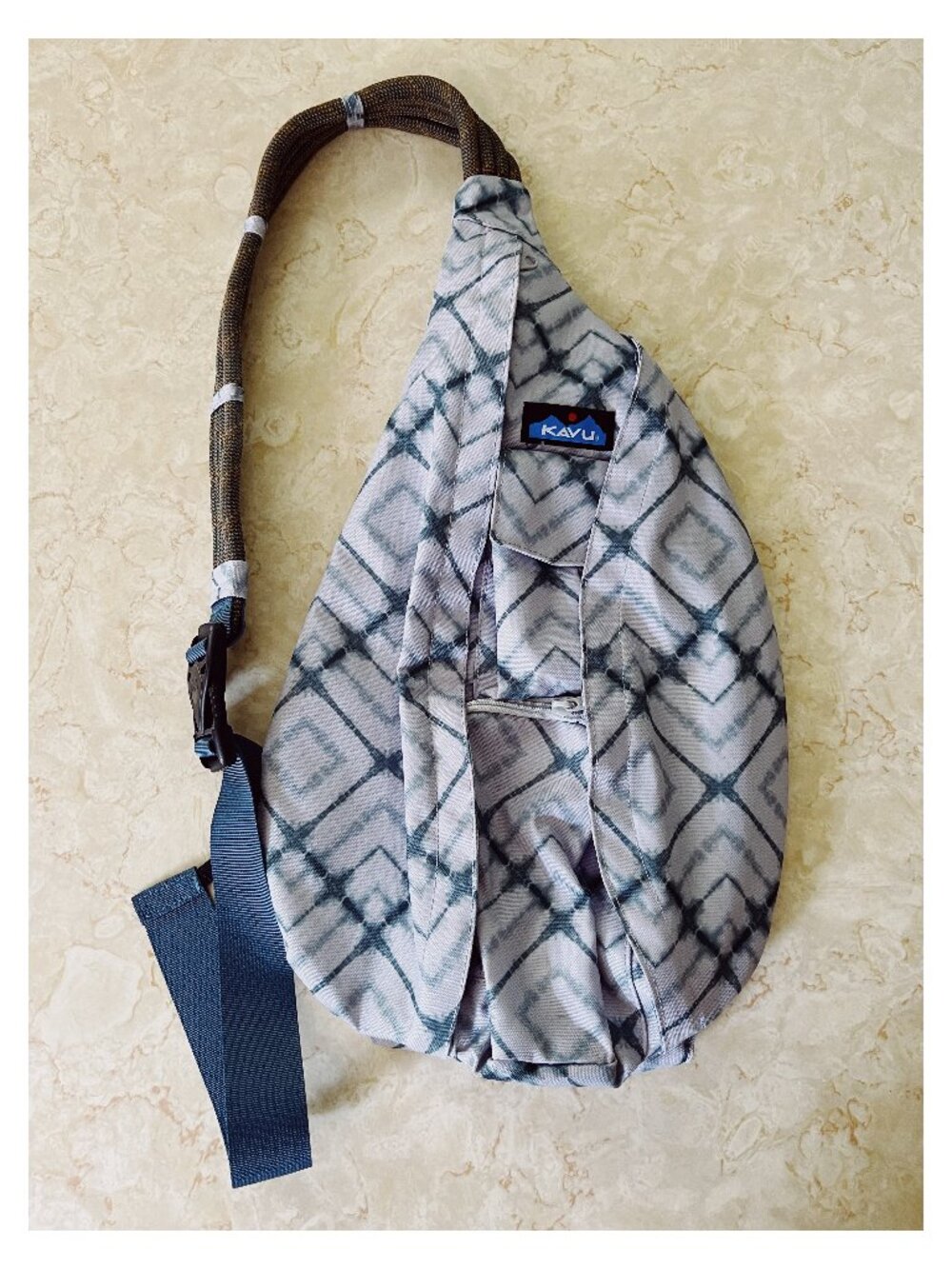 Kavu Lg Gray and Ocean Dye Slingback Crossbody Bag Paracord Strap